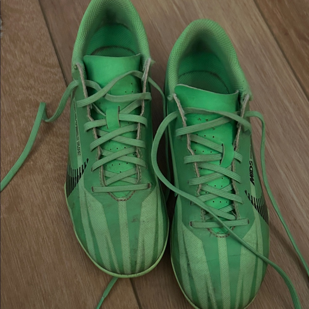 Nike Lime Green Sports Shoes